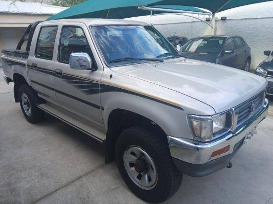 TOYOTA HILUX 2.8 SRS 4X4 CD 8V DIESEL 4P MANUAL TOYOTA HILUX 2.8 SRS 4X4 CD 8V DIESEL 4P MANUAL